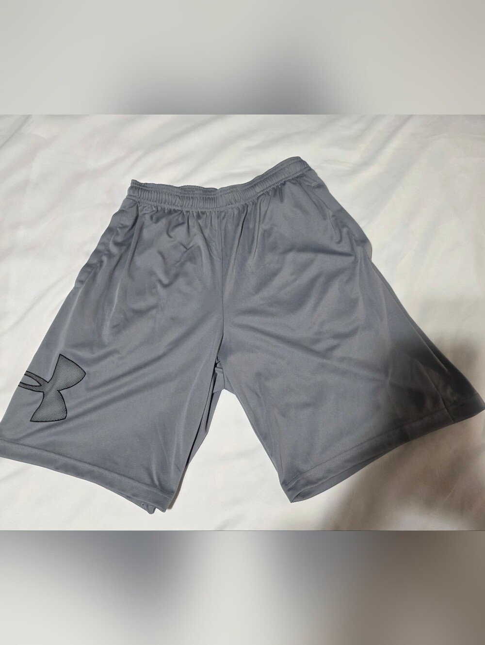 Under Armour Gray Loose Fit Athletic Shorts Men's Medium